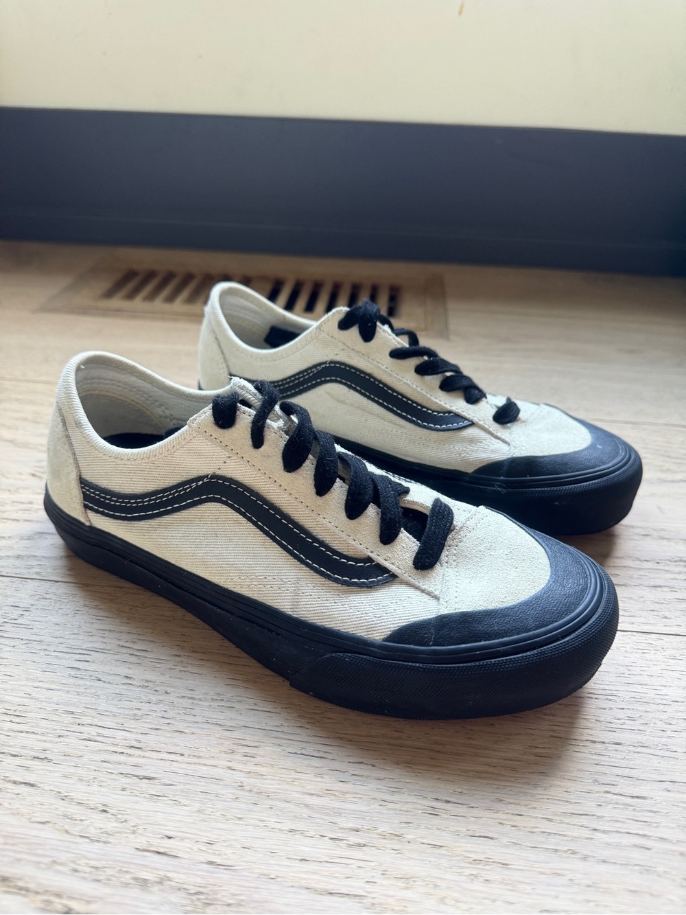 Vans Unisex Style 36 Decon SF Low-Top Sneakers White/Black Size W 7.5 M 6
